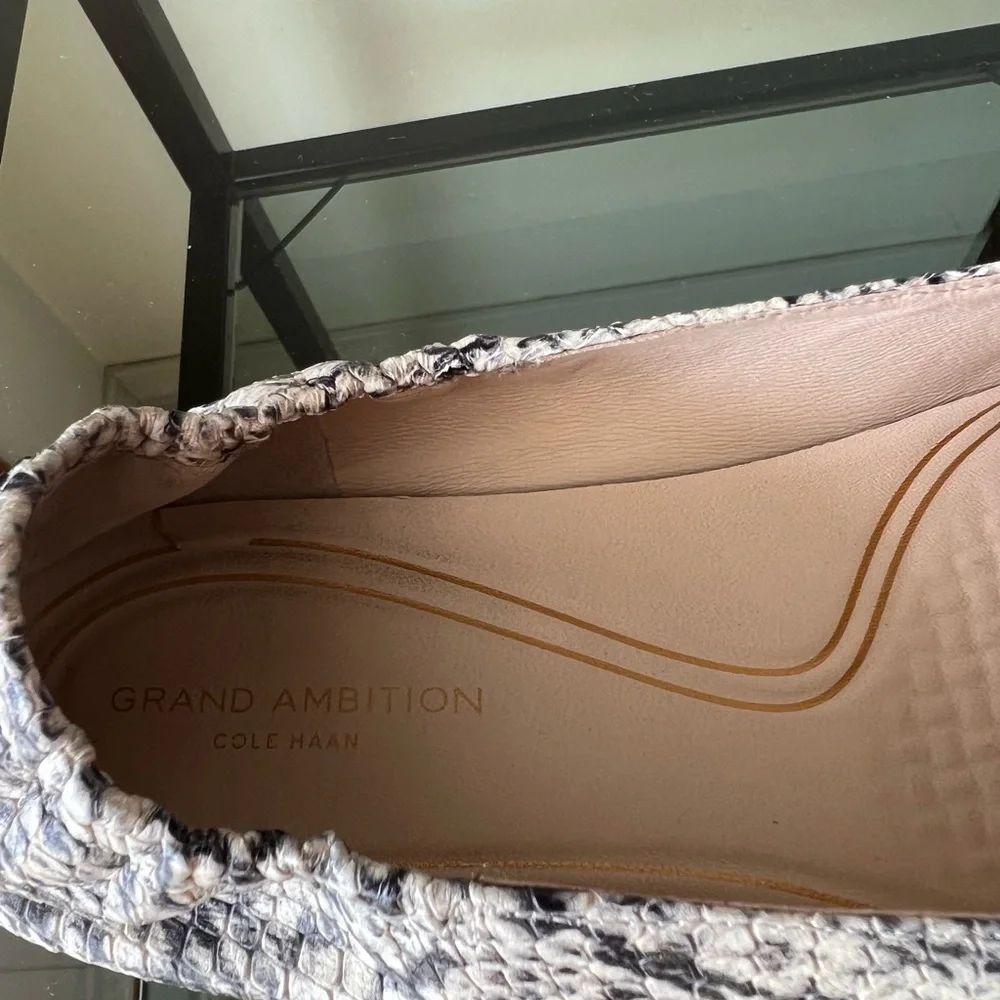 Cole Haan Women's Snake Skin Loafers in Ivory grey/black Size: 7.5 MSRP:  $160 - Picture 4 of 8